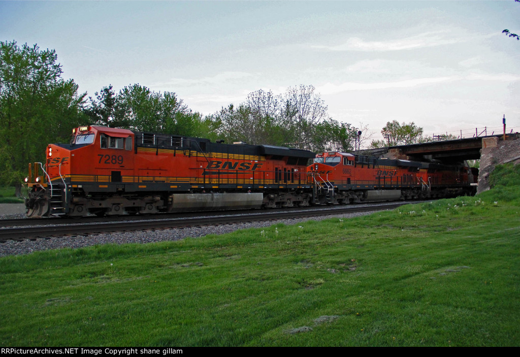BNSF 7289 Leads a Wb stack train at Peck Park.